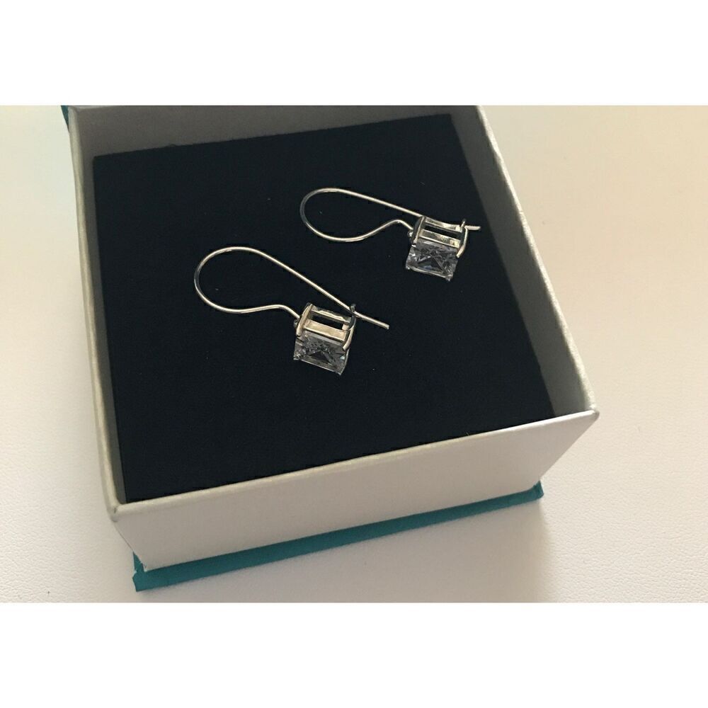 2 Ct Princess Cut French Wire Earrings~.925 Sterling Silver - Picture 2 of 2